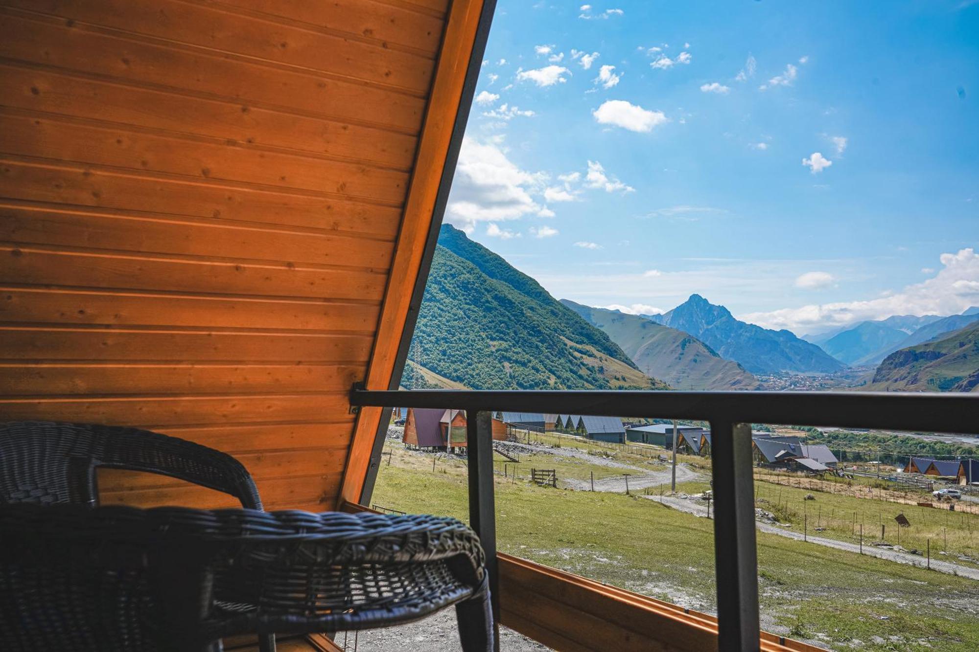 Lonely Mountain Villa Kazbegi Ngoại thất bức ảnh