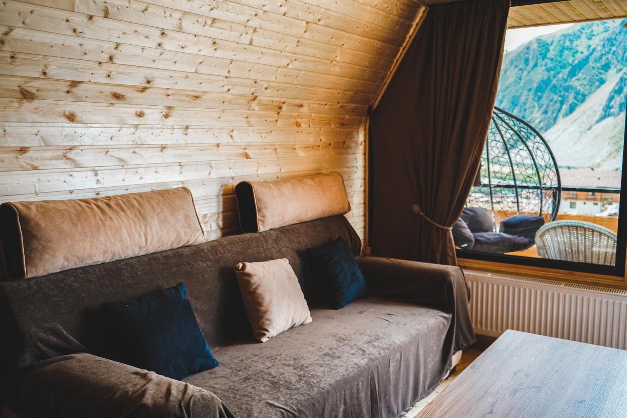 Lonely Mountain Villa Kazbegi Ngoại thất bức ảnh