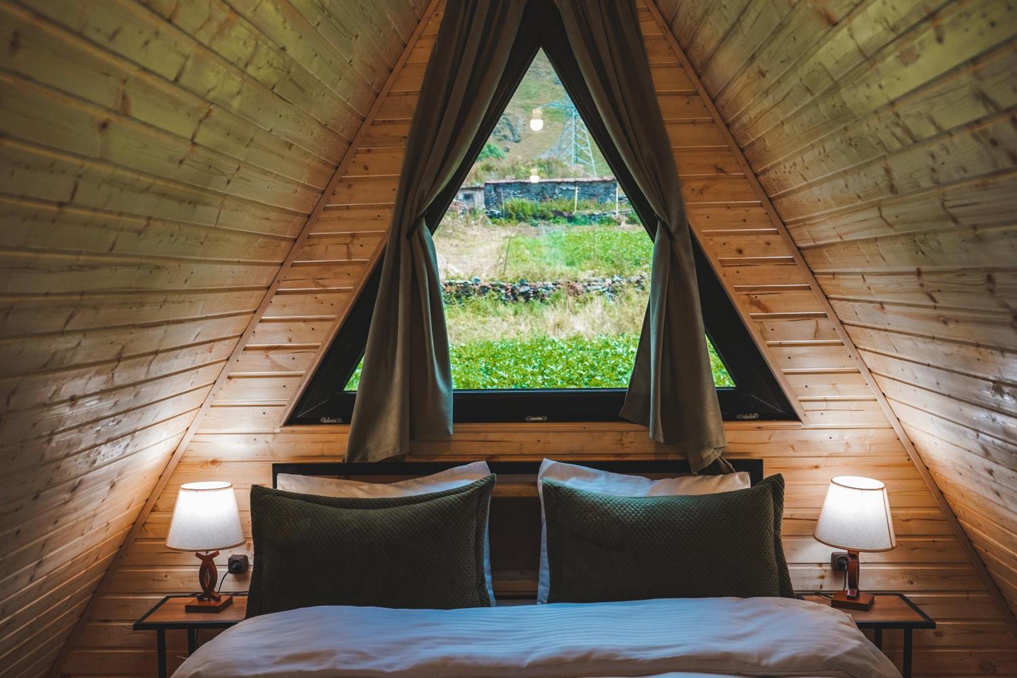Lonely Mountain Villa Kazbegi Ngoại thất bức ảnh