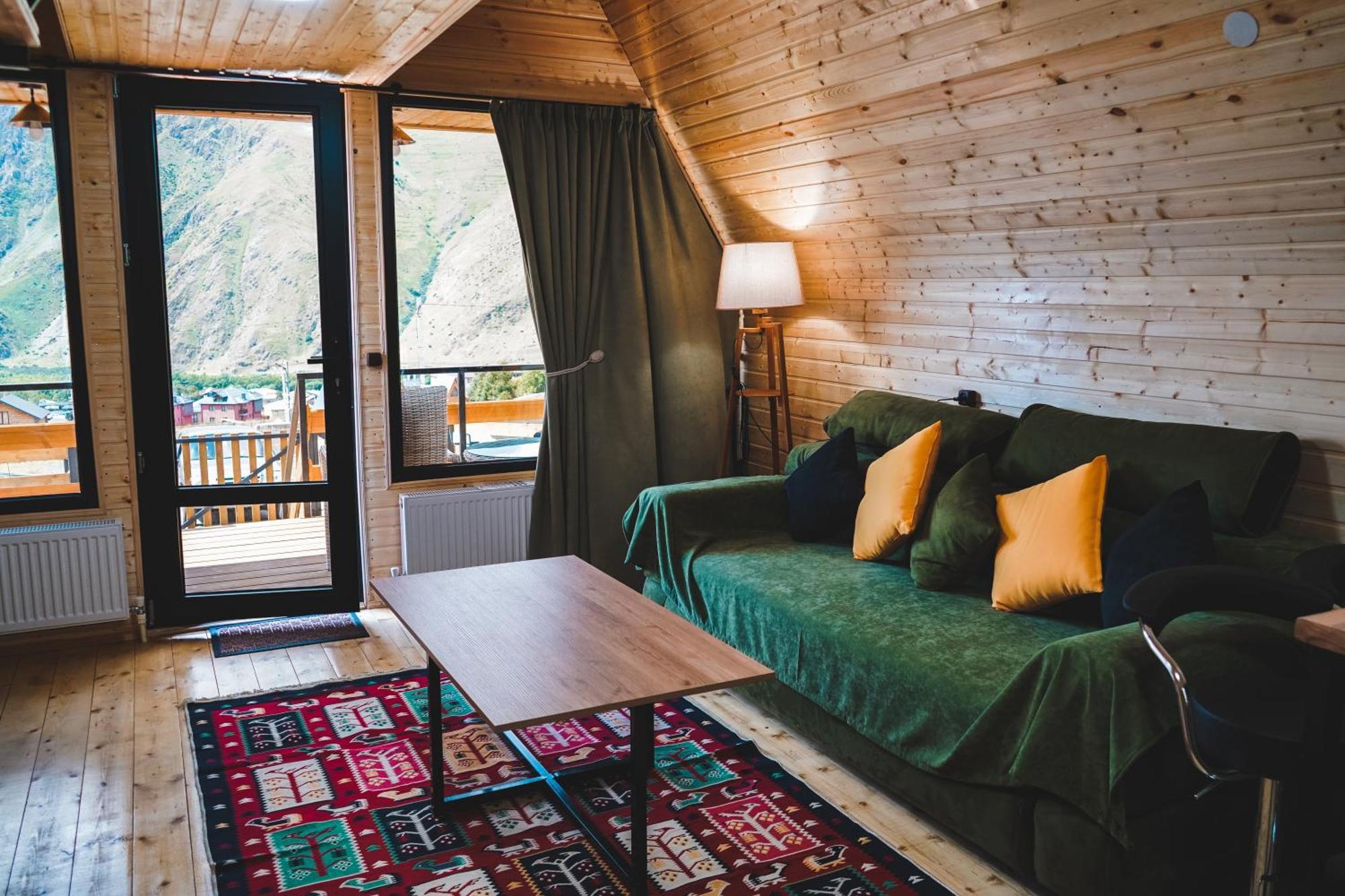 Lonely Mountain Villa Kazbegi Ngoại thất bức ảnh